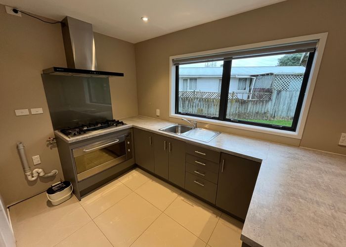  at 71 Edgewater Drive, Pakuranga, Manukau City, Auckland