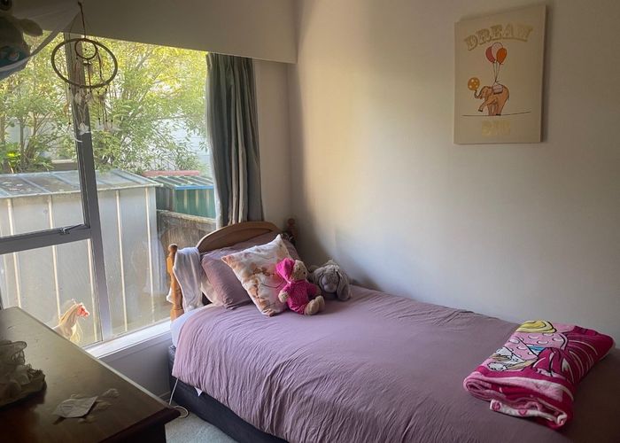  at 1/28 Imogene Way, Half Moon Bay, Auckland