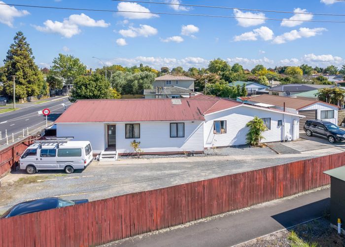  at 281 Dey Street, Hamilton East, Hamilton