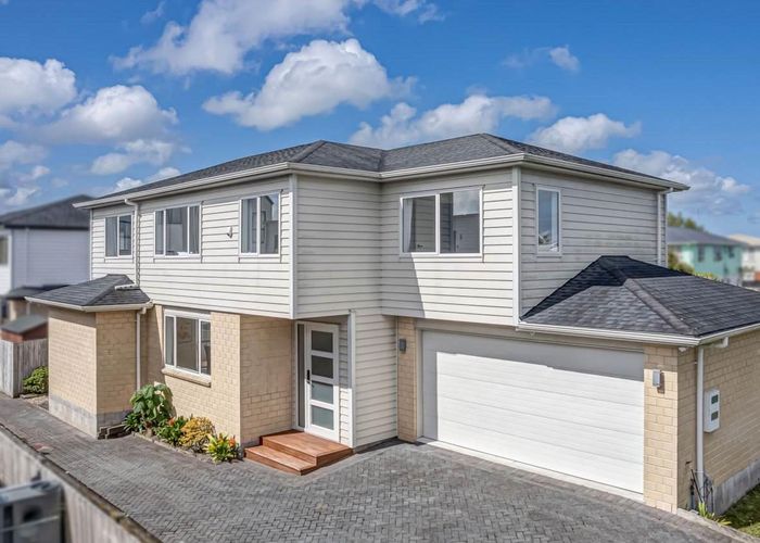  at 19 Woodford Avenue, Henderson, Auckland