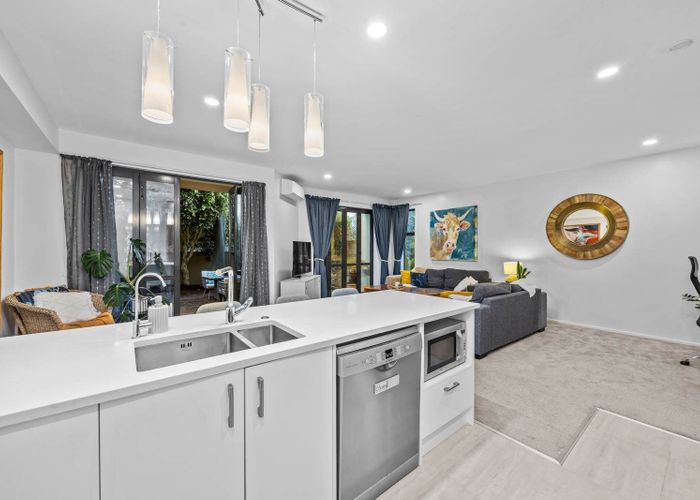  at 3/270 Sunset Road, Windsor Park, North Shore City, Auckland