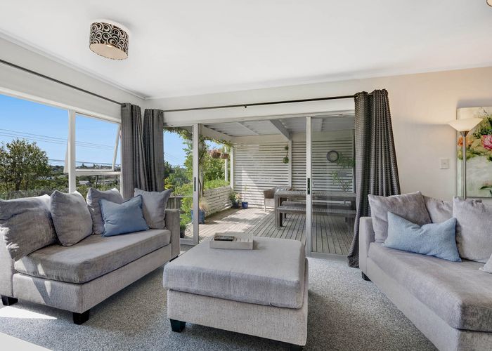  at 1/867 Beach Road, Waiake, Auckland