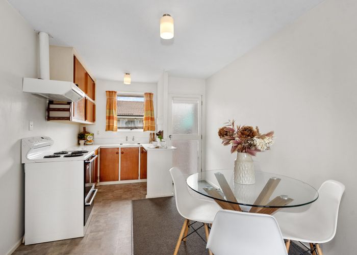 at 2/20 O'Briens Road, Sockburn, Christchurch