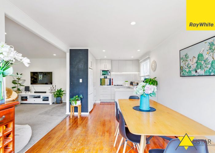  at 122 Hutchinson Avenue, New Lynn, Waitakere City, Auckland