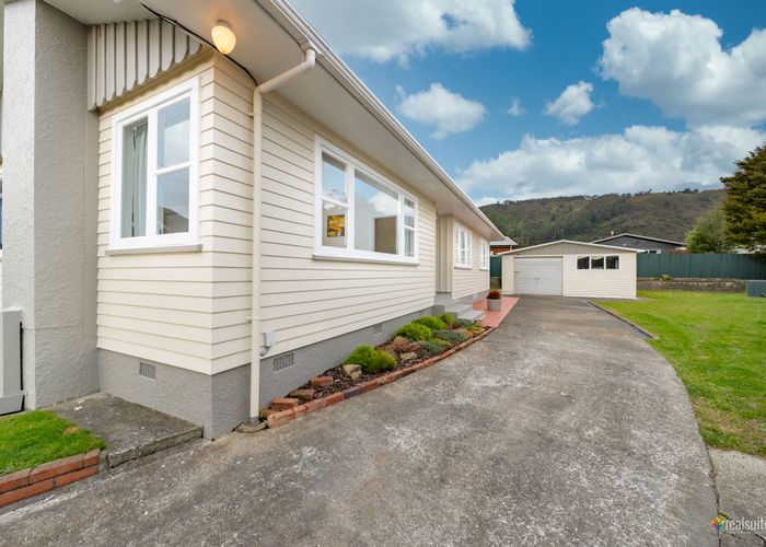  at 5 Bella Grove, Naenae, Lower Hutt