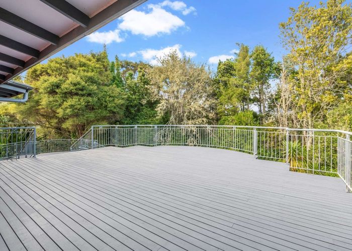  at 38 Valley View Road, Glenfield, Auckland