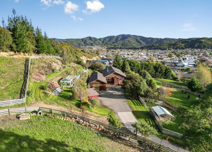  at 34 Pencarrow Crescent, Wainuiomata, Lower Hutt