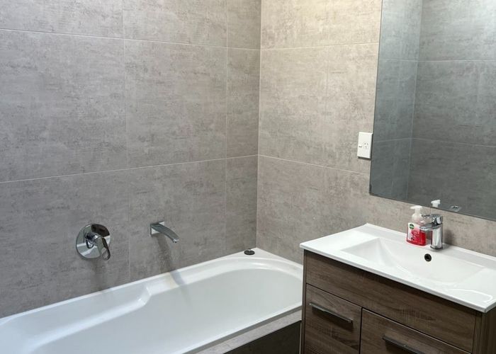  at 12/5 Perekia Street, Albany, North Shore City, Auckland