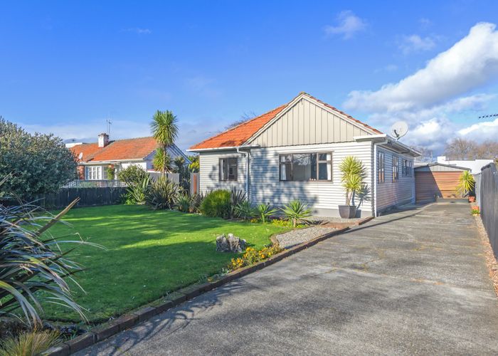  at 244 College Street, West End, Palmerston North, Manawatu / Whanganui