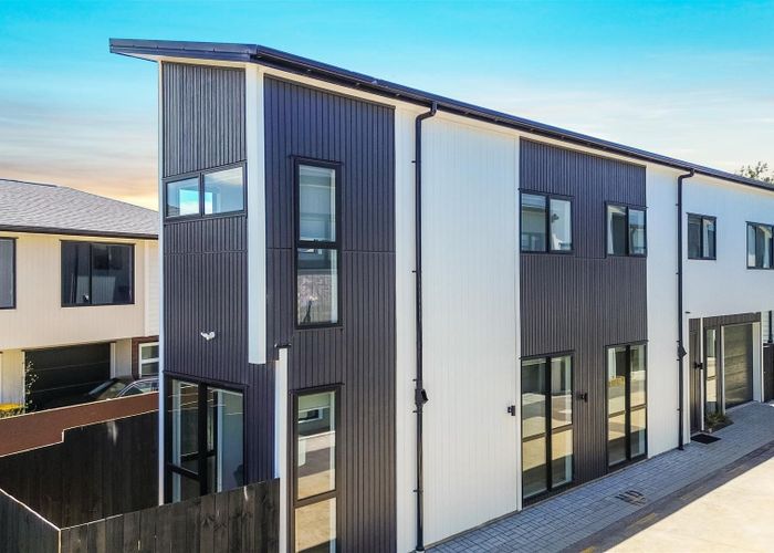  at 713 Massey Road, Mangere, Manukau City, Auckland