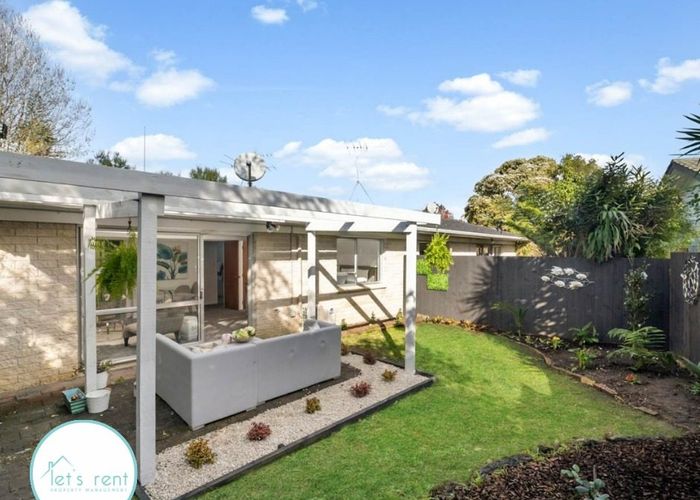  at 2/21 Cosy Place, Howick, Manukau City, Auckland