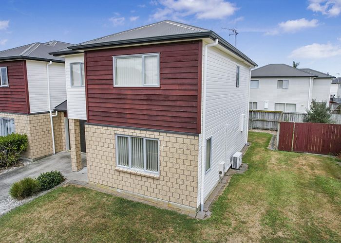  at 43 Gordon Davies Lane, Huntington, Hamilton