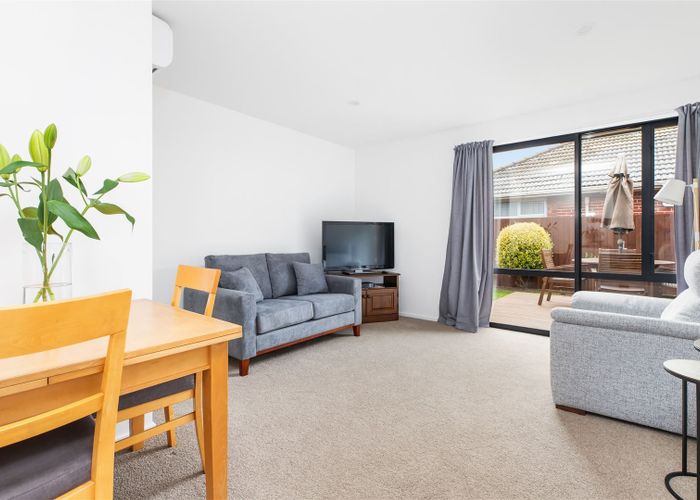  at 2/5 Cutts Road, Russley, Christchurch