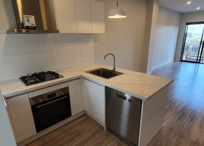  at 2/6 Hepburn road, Glendene, Waitakere City, Auckland