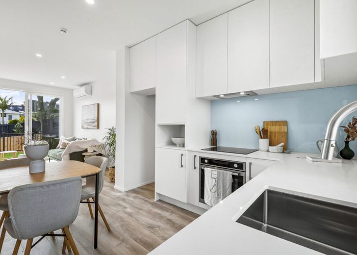  at 7 Camrose Place, Glenfield, North Shore City, Auckland