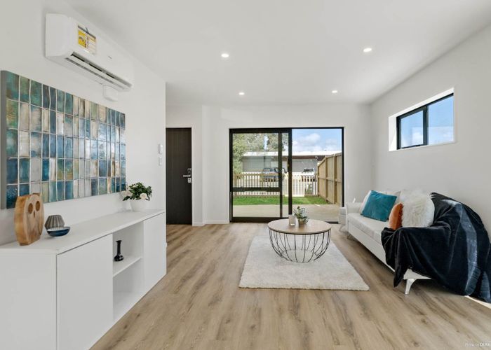  at 1/314 Royal Road, Massey, Auckland