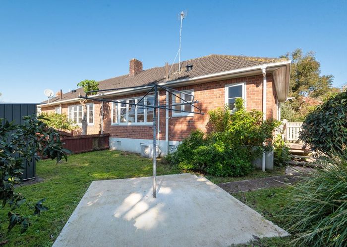  at 9E Kerr Street, Devonport, North Shore City, Auckland