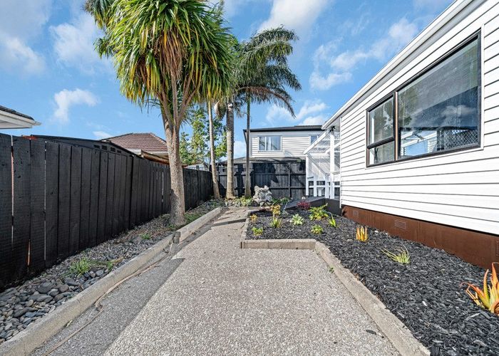  at 2/18 Elizabeth Avenue, Papatoetoe, Manukau City, Auckland