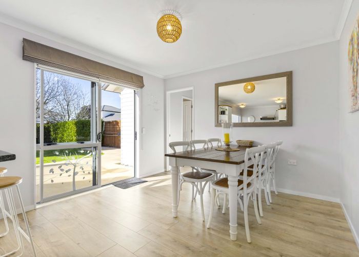  at 4 Rene Way, Huntington, Hamilton
