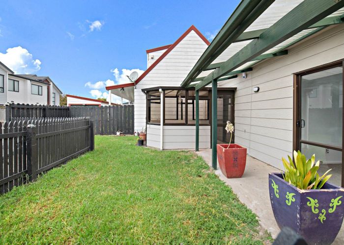  at 2/27 Buckingham Place, Papatoetoe, Manukau City, Auckland