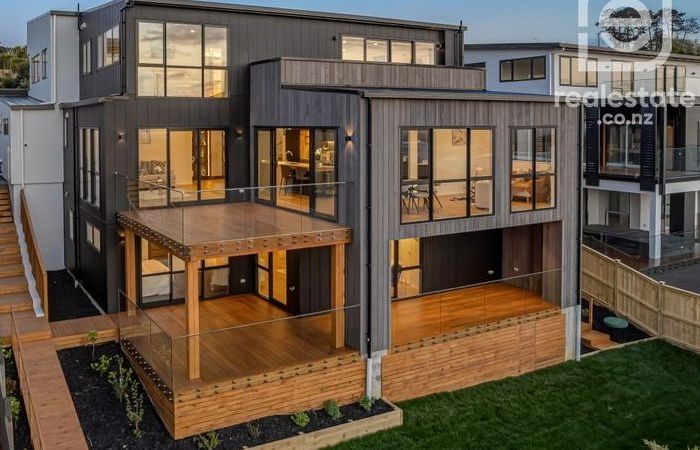  at 9 Michael Richard Place, East Tamaki Heights, Auckland