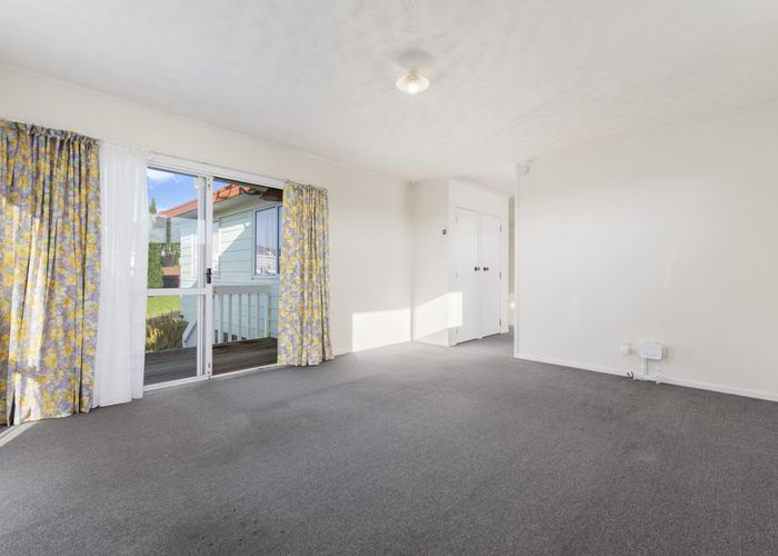  at 2/14 Silver Creek Road, Weymouth, Manukau City, Auckland