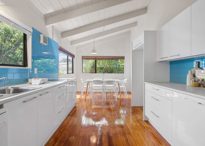  at 2/46 Matipo Road, Mairangi Bay, North Shore City, Auckland
