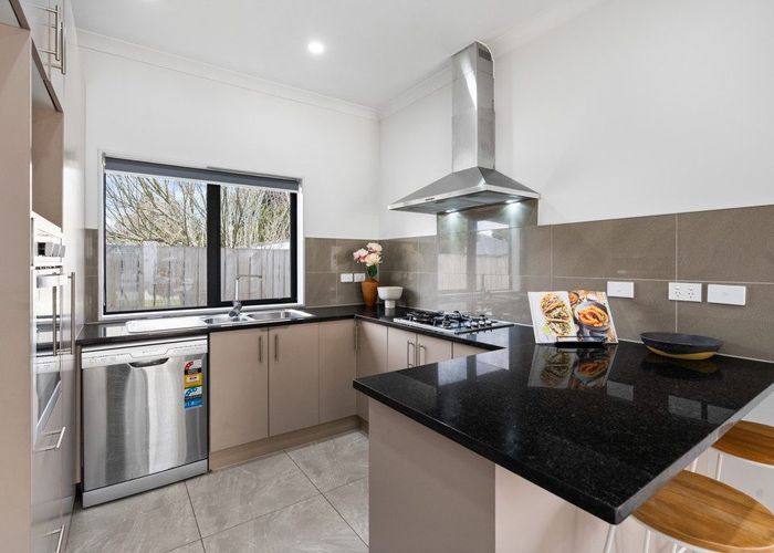  at 9 Nagra Lane, Papakura, Papakura, Auckland