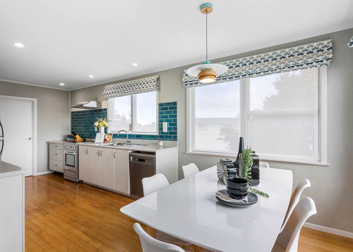  at 53 Edgewater Drive, Pakuranga, Auckland
