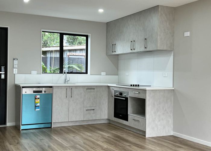  at 6/30 West Coast Road, Glen Eden, Auckland