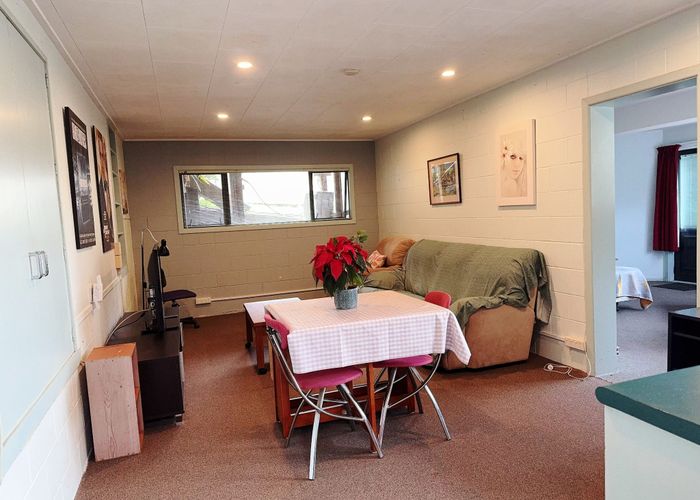  at 5 Currey Crescent, Milford, North Shore City, Auckland