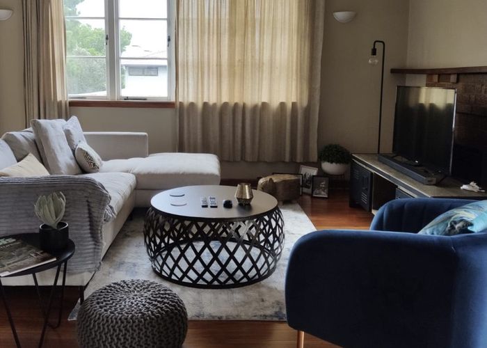  at 11 Newington Road, Henderson, Auckland