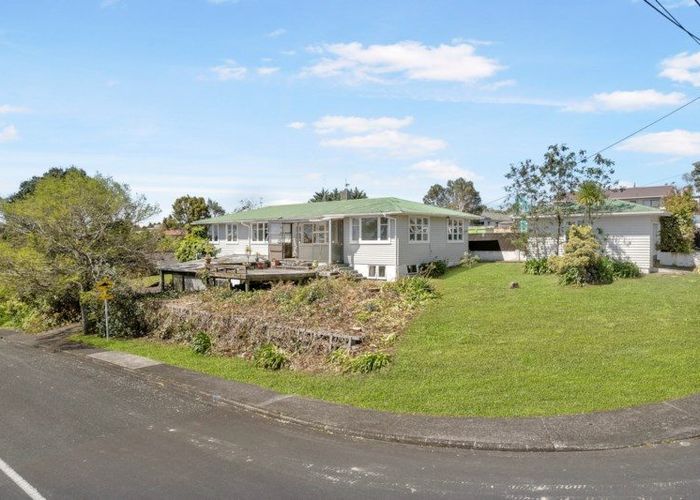  at 84 Awaroa Road, Sunnyvale, Auckland