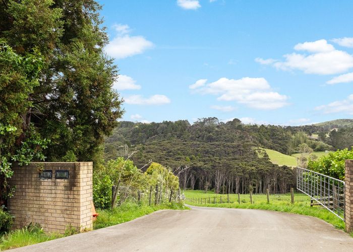  at 53 Arrowsmith Road, Waitākere, Auckland
