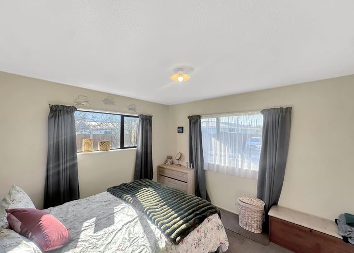  at 2/10 Neill Street, Hornby, Christchurch