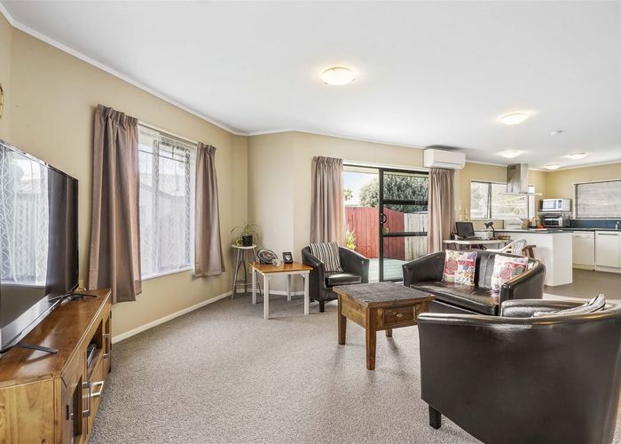  at 17 Mews Pl, Forest Lake, Hamilton, Waikato