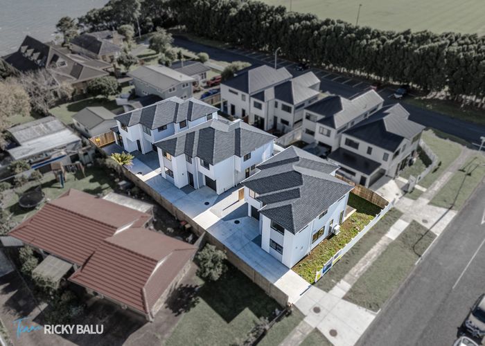  at 2/18 Domain Street, Weymouth, Manukau City, Auckland