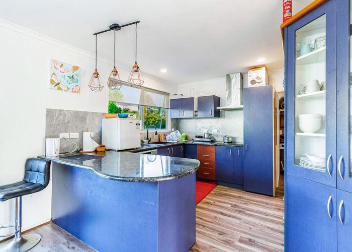  at 28 Vina Place, Massey, Auckland