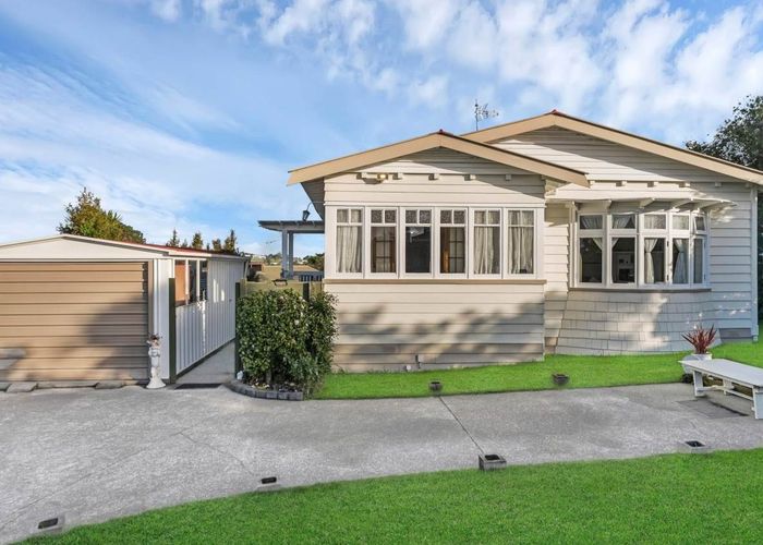  at 152 White Swan Road, Mount Roskill, Auckland