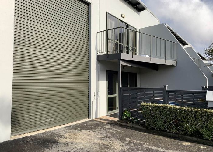  at 2/14 Airborne Road, Albany, North Shore City, Auckland