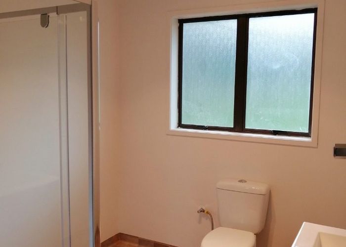  at 12 St Catherine Crescent, West Harbour, Waitakere City, Auckland