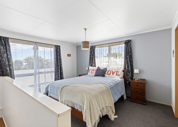  at 11 Perrin Place, Kelvin Grove, Palmerston North
