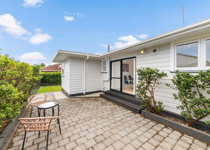  at 12 DUNCAN AVE, Te Atatu South, Auckland