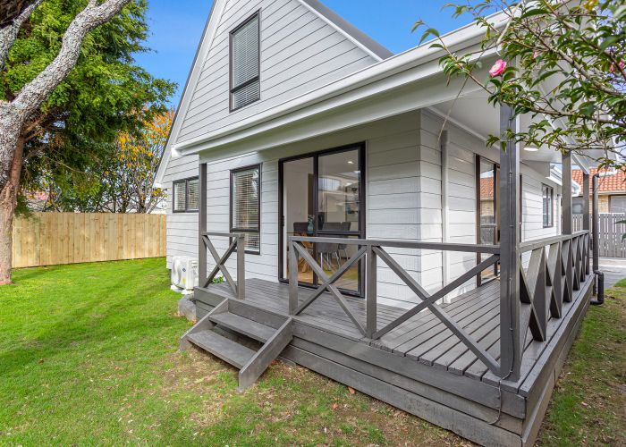  at 9B Sunnyside Crescent, Papatoetoe, Manukau City, Auckland