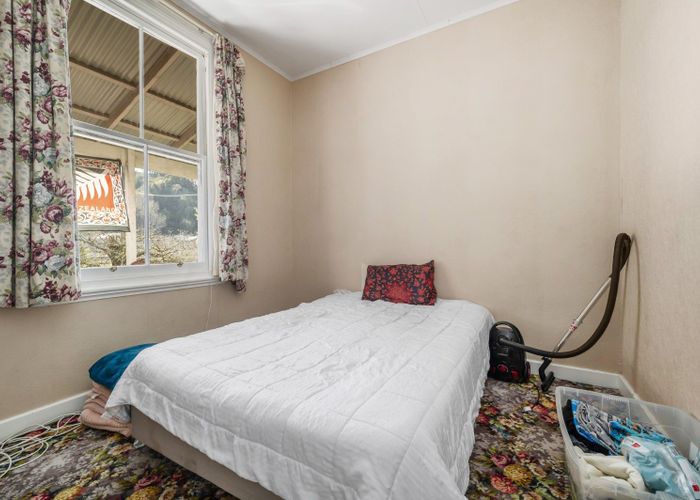  at 185 Hakiaha St (State Highway, 4), TAUMARUNUI