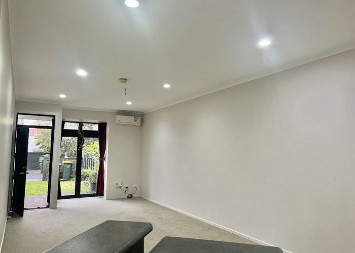  at 14/1 Ambrico Place, New Lynn, Auckland