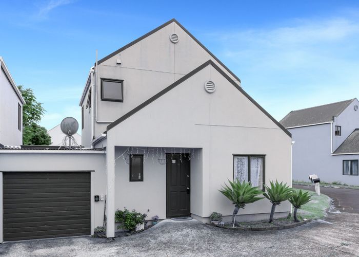  at 10 Blumhardt Place, Avondale, Auckland City, Auckland