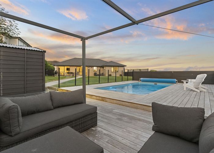  at 6 Tirohanga Crescent, Stanmore Bay, Whangaparaoa
