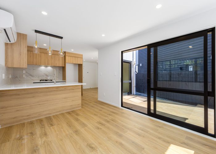  at 5/6 Woodhouse Place, West Harbour, Waitakere City, Auckland