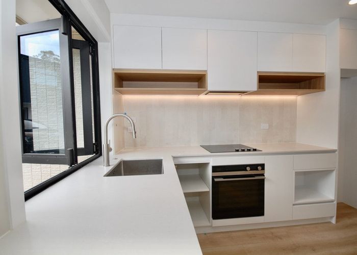  at 41e Camelot Place, Glenfield, North Shore City, Auckland